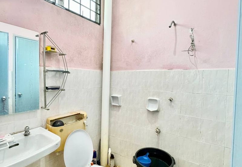 Taman Seroja, Bandar Baru Salak Tinggi