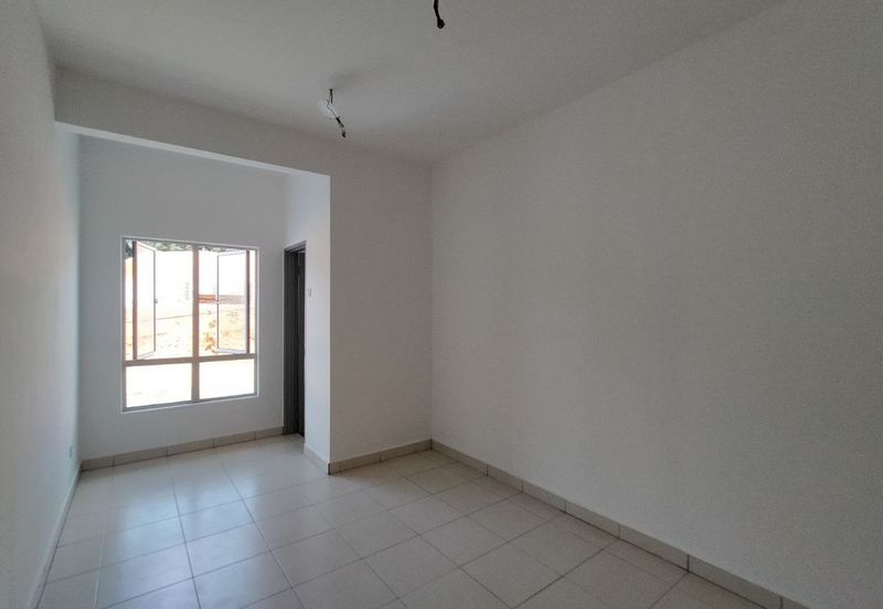 Taman Seroja, Bandar Baru Salak Tinggi