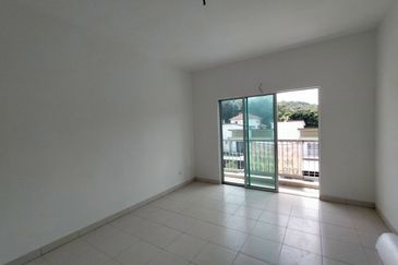 Taman Seroja, Bandar Baru Salak Tinggi