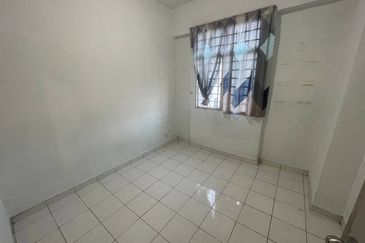 Tasik Heights Apartment