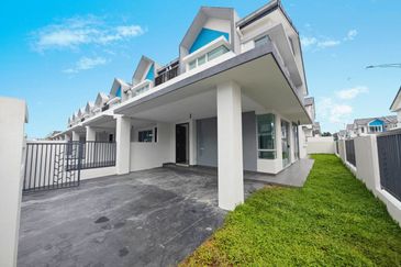 [END LOT] 2 Storey Terrace Ariya Serenia City @ Kota Warisan, Sepang