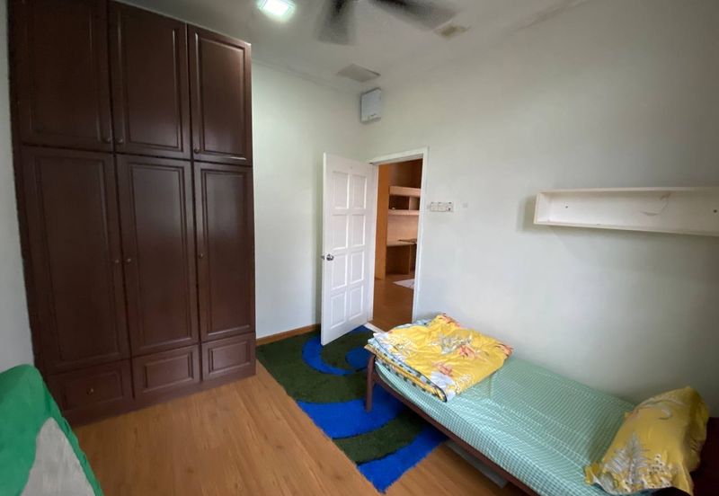 Taman Seroja, Bandar Baru Salak Tinggi