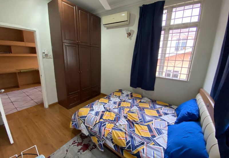 Taman Seroja, Bandar Baru Salak Tinggi