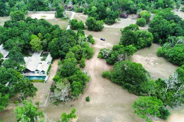 Tanah Pantai di Cherating Berhadapan Laut China Selatan @ Pahang