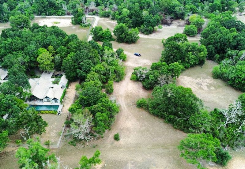 Tanah Pantai di Cherating Berhadapan Laut China Selatan @ Pahang