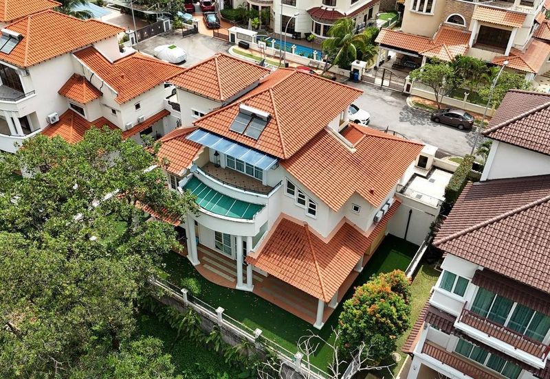 Kiara Peak (Puncak Kiara)