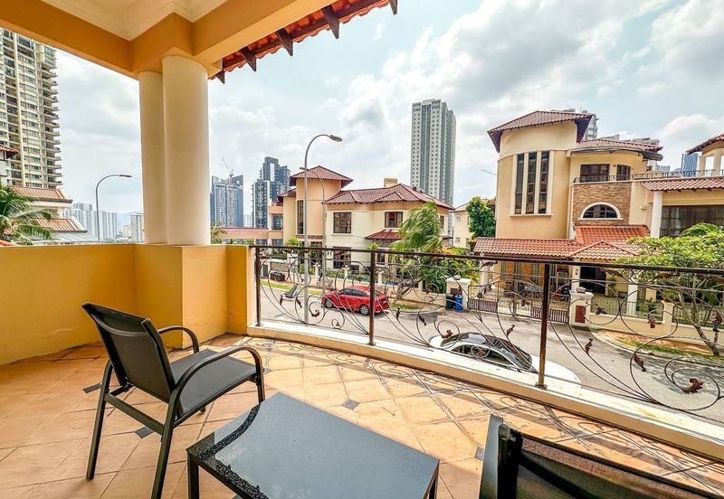 Kiara Peak (Puncak Kiara)