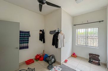 Corner Lot 2 Storey Terrace House Taman Kayangan Mantin @ Beranang, Negeri Sembilan