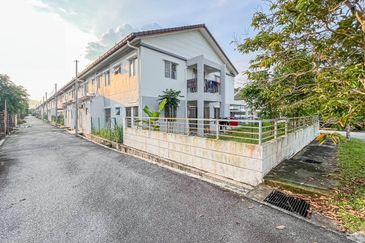 Corner Lot 2 Storey Terrace House Taman Kayangan Mantin @ Beranang, Negeri Sembilan