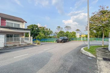 Corner Lot 2 Storey Terrace House Taman Kayangan Mantin @ Beranang, Negeri Sembilan