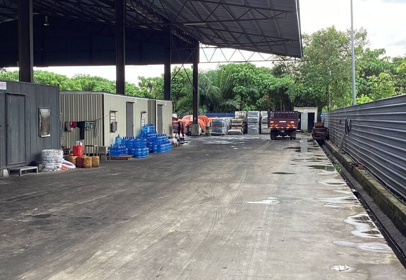 Land With Open Warehouse  For Sale At Port Klang