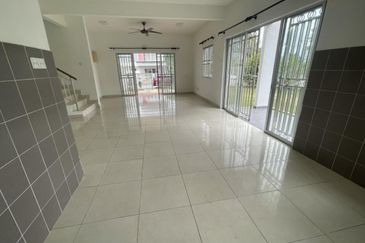 PELANGI HEIGHTS (TAMAN KAYANGAN)