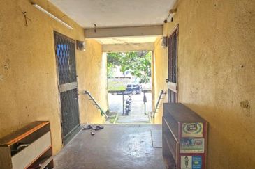 Pangsapuri Dato Ahmad Razali ampang GROUND FLOOR