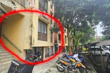 Pangsapuri Dato Ahmad Razali ampang GROUND FLOOR