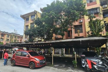 Pangsapuri Dato Ahmad Razali ampang GROUND FLOOR