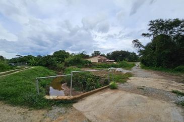 Desa Pinggiran Putra