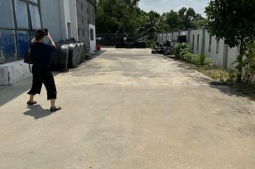 Lekas 32 Industrial Park