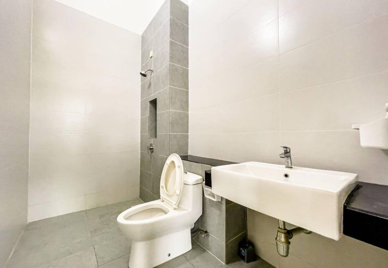 Cradleton @ Eco Majestic