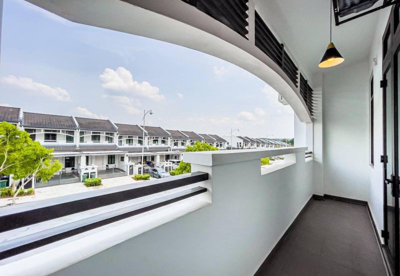 Cradleton @ Eco Majestic