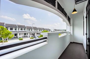 Cradleton @ Eco Majestic