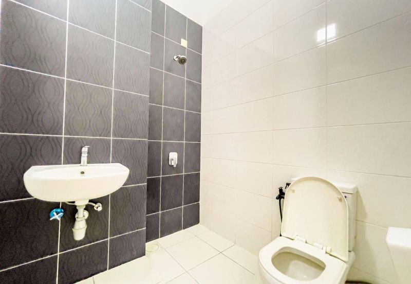 Cradleton @ Eco Majestic