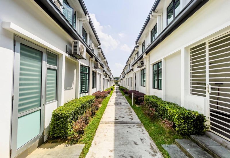 Cradleton @ Eco Majestic