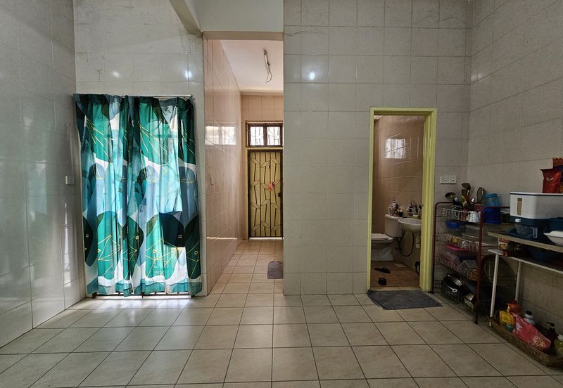 2 Storey Freehold Terrace House at Bukit Jelutong