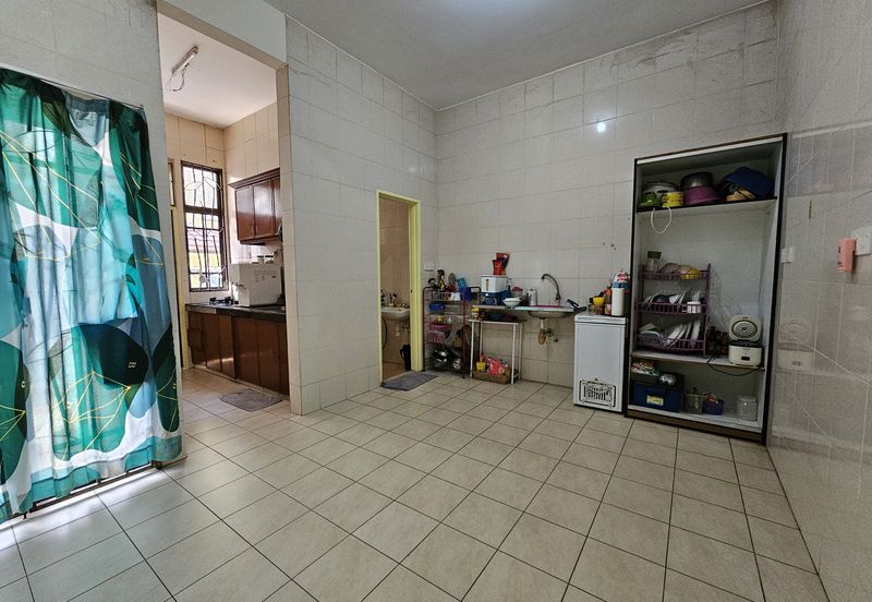 2 Storey Freehold Terrace House at Bukit Jelutong