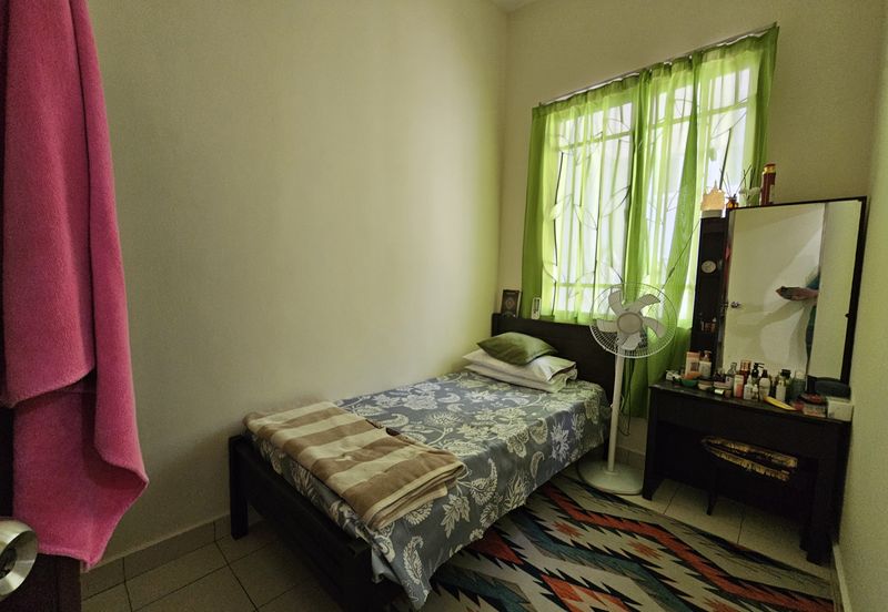 2 Storey Freehold Terrace House at Bukit Jelutong