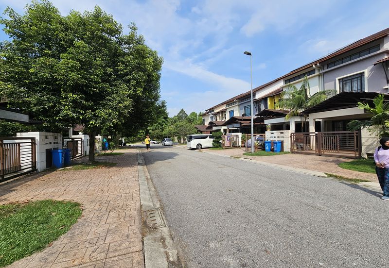 2 Storey Freehold Terrace House at Bukit Jelutong