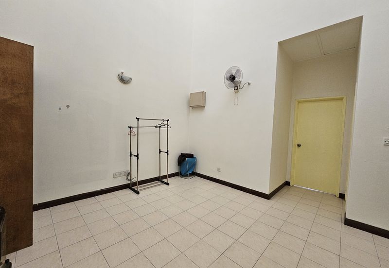 2 Storey Freehold Terrace House at Bukit Jelutong