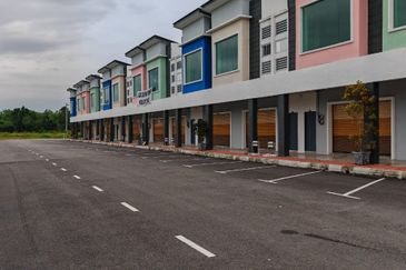 Shop House Or Shop Office For Rent In Taman Emas Bidor Perak