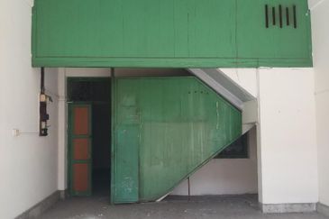 3 Storey Heritage Shop @ Jalan Bunga Raya for Rent