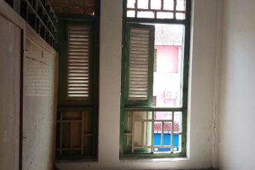 3 Storey Heritage Shop @ Jalan Bunga Raya for Rent