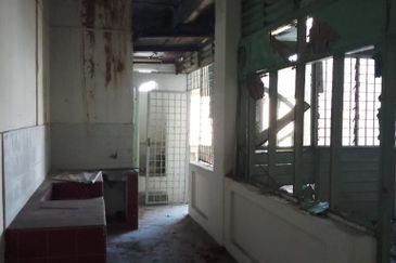 3 Storey Heritage Shop @ Jalan Bunga Raya for Rent