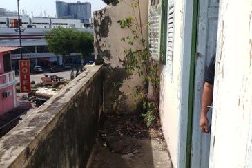 3 Storey Heritage Shop @ Jalan Bunga Raya for Rent