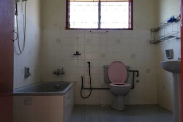 Klebang Single Storey Bungalow For Sale