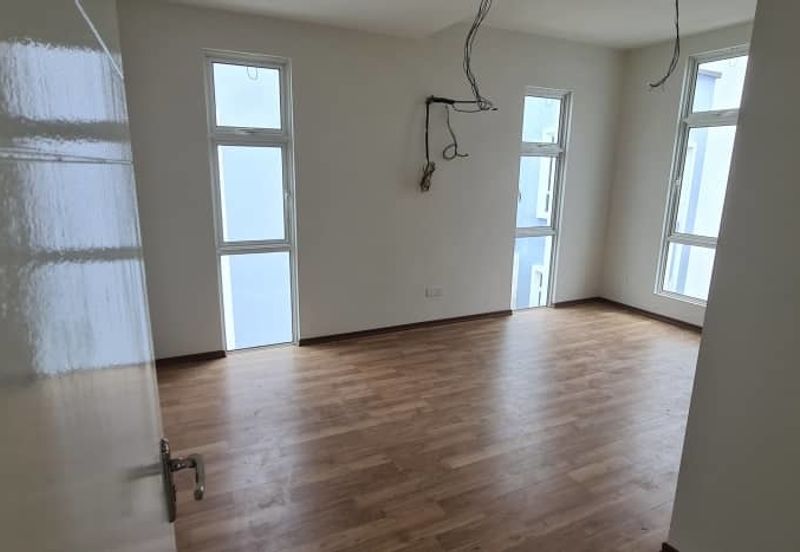 A big condo in Kampung Lapan for sale.