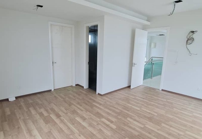 A big condo in Kampung Lapan for sale.