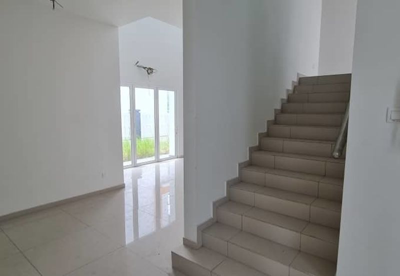 A big condo in Kampung Lapan for sale.