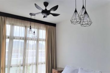 Grand Residence Full Furnishing with Wifi Extra Balcony Space