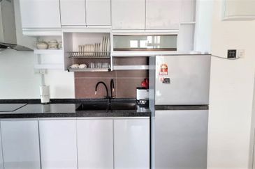 Grand Residence Full Furnishing with Wifi Extra Balcony Space