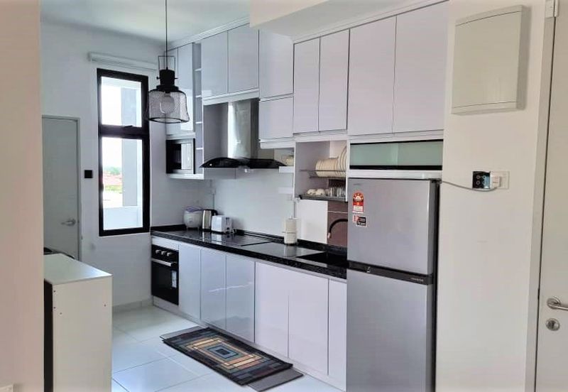 Grand Residence Full Furnishing with Wifi Extra Balcony Space