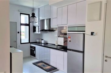 Grand Residence Full Furnishing with Wifi Extra Balcony Space