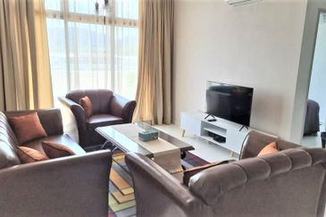 Grand Residence Full Furnishing with Wifi Extra Balcony Space