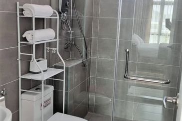 Grand Residence Full Furnishing with Wifi Extra Balcony Space