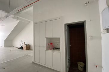 Kota Laksamana Jaya Hot Area Shoplot "Porto Historia" For Rent, Beside The Wave Condominium