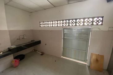 Kota Laksamana Jaya Hot Area Shoplot "Porto Historia" For Rent, Beside The Wave Condominium