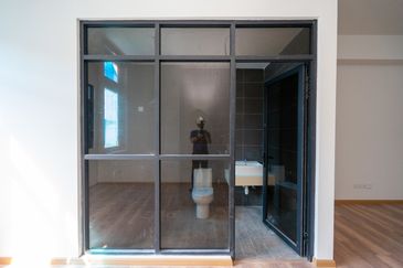 The Quartz Studio Best East View