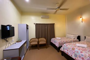 A fully functional Jonker Street heritage shophouse for sale.